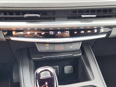 2024 Cadillac XT4 FWD Premium Luxury