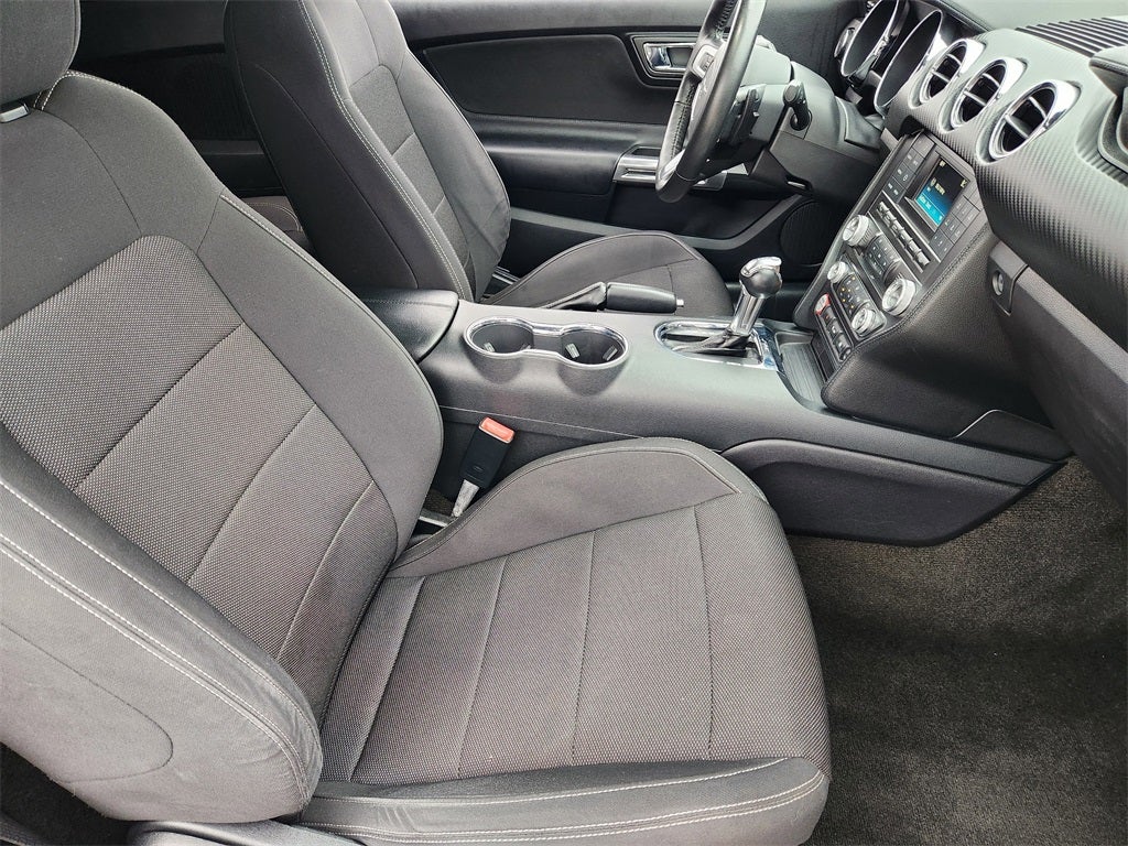 2016 Ford Mustang V6