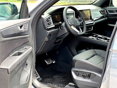 2026 Volkswagen Atlas Cross Sport 2.0T SEL R-Line Black