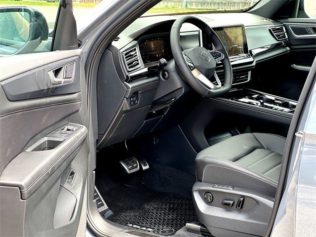 2026 Volkswagen Atlas Cross Sport 2.0T SEL R-Line Black