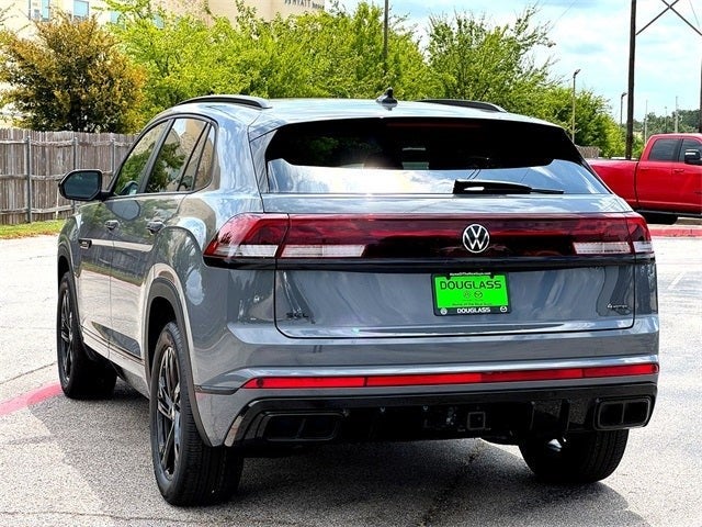 2026 Volkswagen Atlas Cross Sport 2.0T SEL R-Line Black