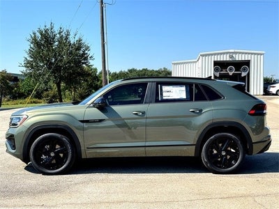 2026 Volkswagen Atlas Cross Sport 2.0T SEL R-Line Black