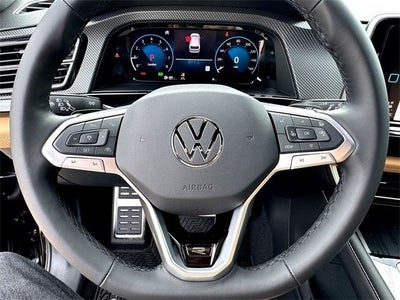 2026 Volkswagen Atlas Cross Sport 2.0T SEL R-Line Black