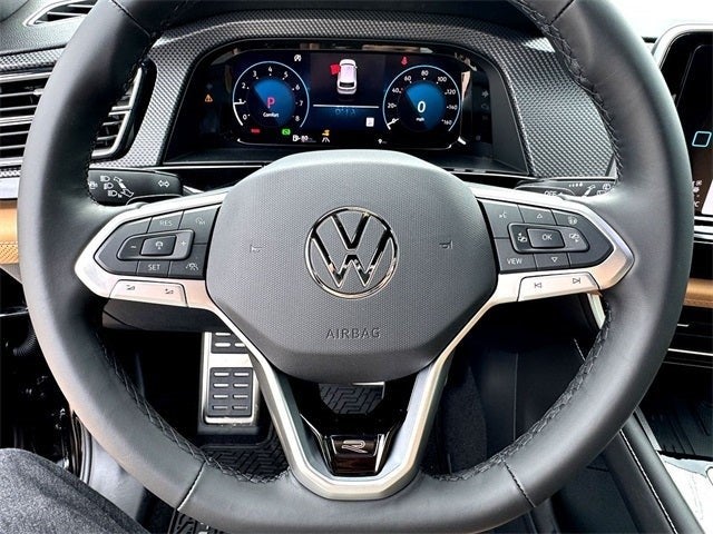 2026 Volkswagen Atlas Cross Sport 2.0T SEL R-Line Black