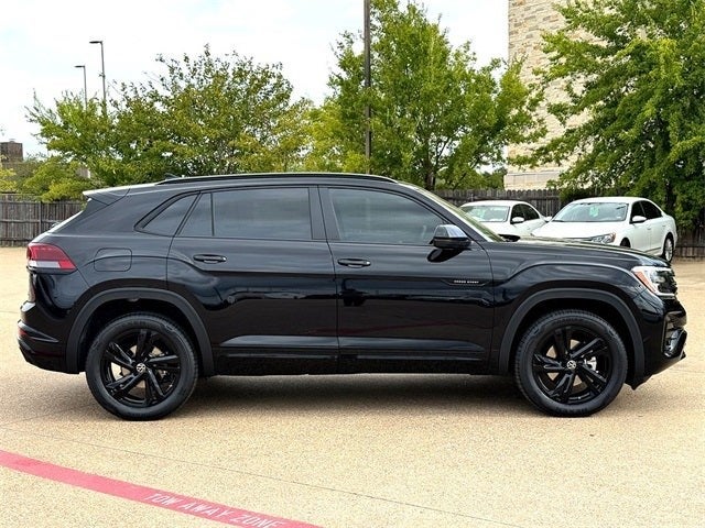 2026 Volkswagen Atlas Cross Sport 2.0T SEL R-Line Black