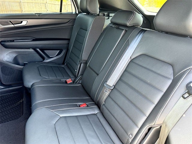 2026 Volkswagen Atlas Cross Sport 2.0T SEL R-Line Black