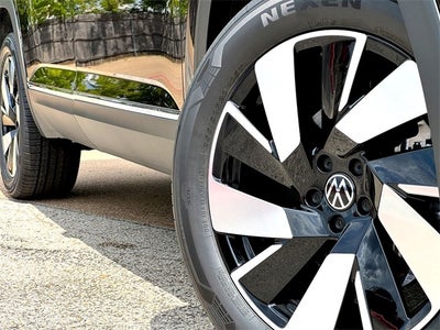 2026 Volkswagen Atlas Cross Sport 2.0T SEL