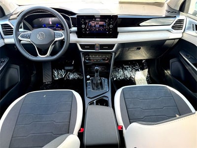 2025 Volkswagen Taos 1.5T SE