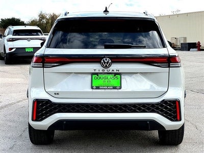 2026 Volkswagen Tiguan 2.0T SE R-Line Black