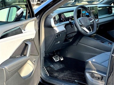 2026 Volkswagen Tiguan 2.0T SE R-Line Black