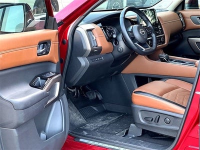 2023 Nissan Pathfinder Platinum