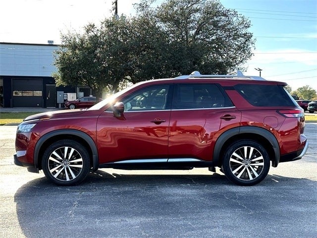 2023 Nissan Pathfinder Platinum