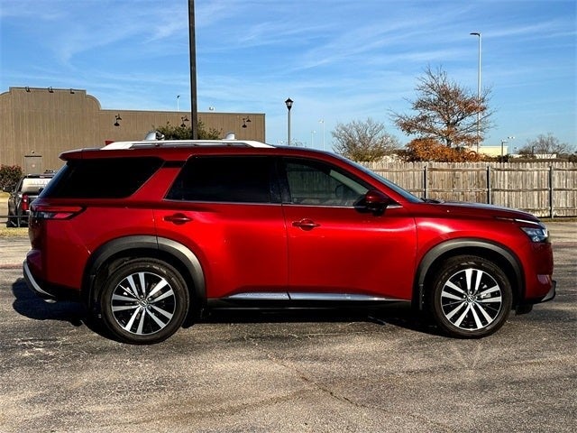 2023 Nissan Pathfinder Platinum
